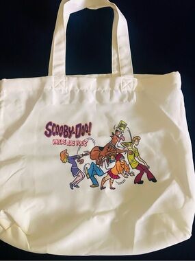 Scooby-Doo! Graphic Tote Bag in Cream